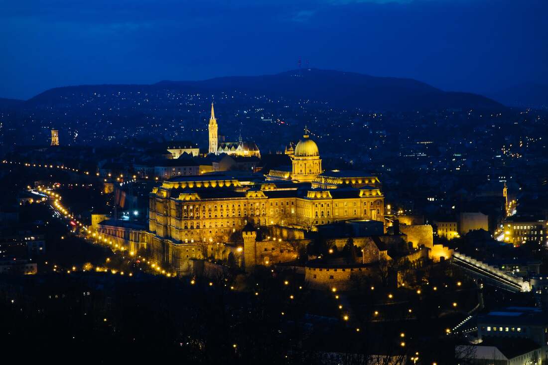 Budapest-Castle-by-night