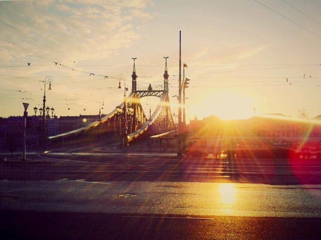 sunset-liberty-bridge-budapest