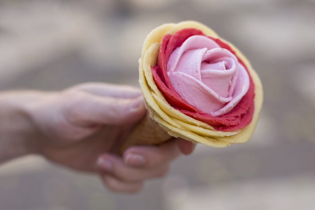 rose-ice-cream-budapest