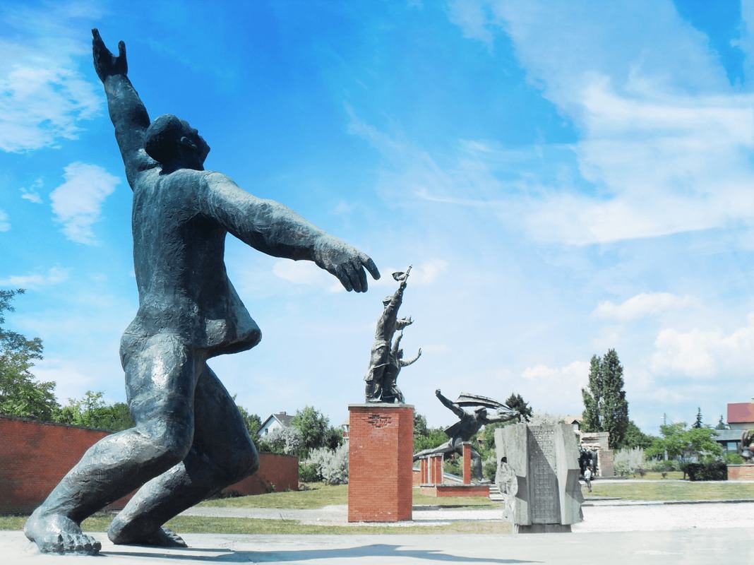 communist-statues-budapest-memento park.-