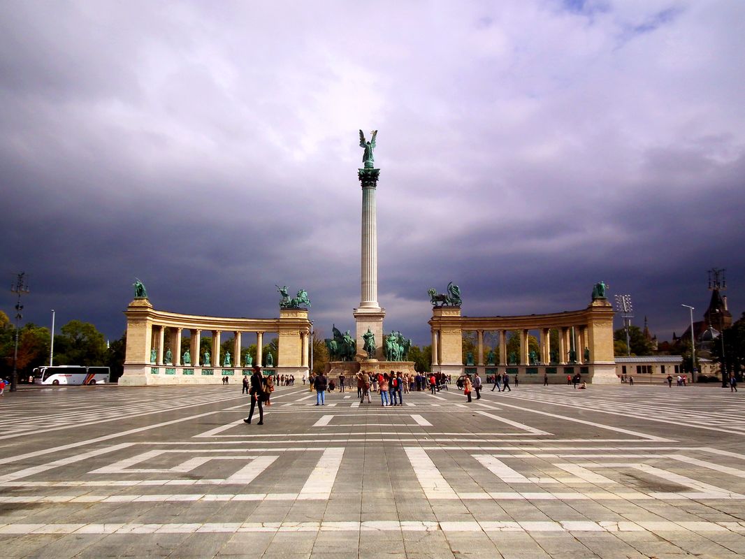 heroes-square-budapest-sighsteeing