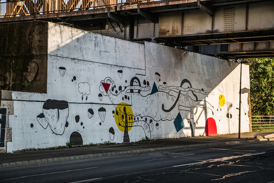 street art-Budapest-mural-bridge